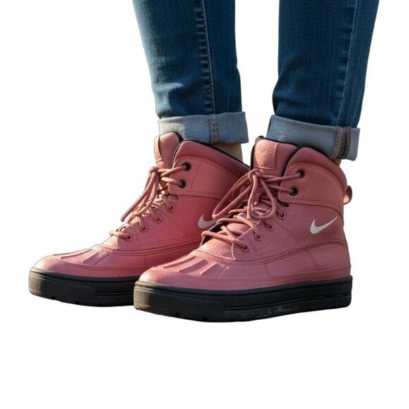 Nike ACG Woodside 2 High Top Boots Youth Sz 3.5 Pink Gorpcore Outdoors Utility - Picture 1 of 8